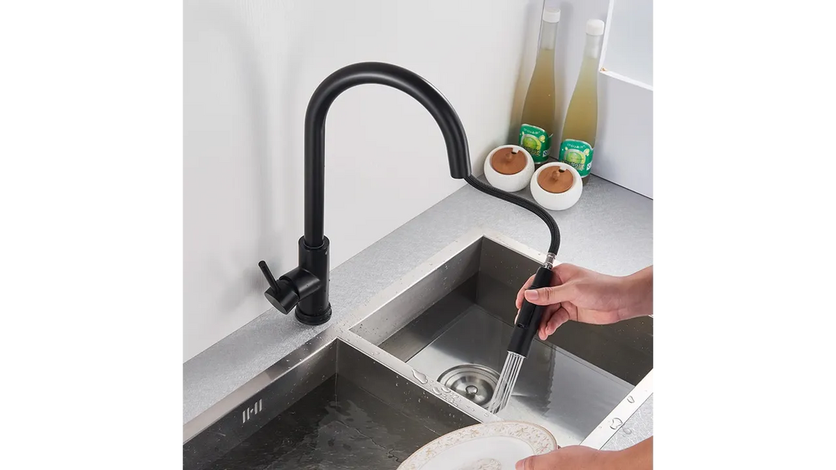 Baterie de Chiuvetă pentru  Bucătărie  – Pipă Retractabilă, Rotativă 360°,  Negru, VST124