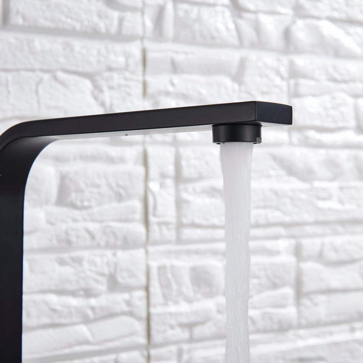 Baterie Bucătărie Minimalistă – Negru Mat, Cadru Pătrat, Monocomandă VST59