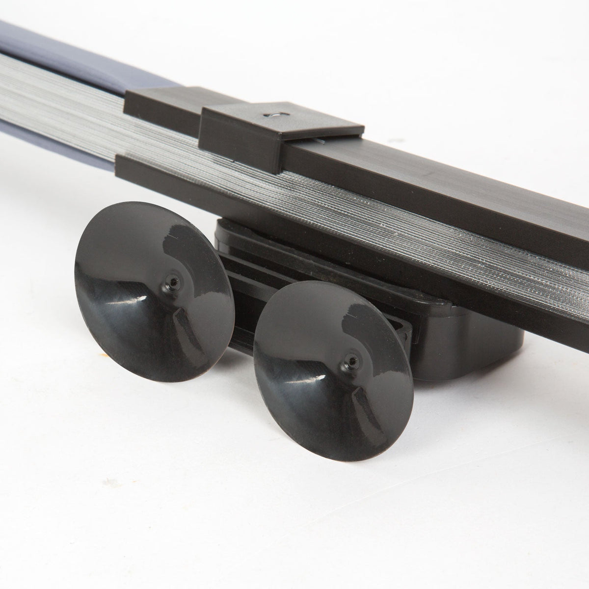 Parasolar Auto Retractabil cu Protecție UV – Fixare Simplă prin Ventuze, Pentru Parbriz și Lunetă
